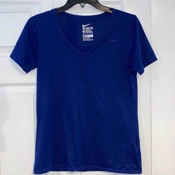 Nike size medium drifit vneck - Picture 1 of 3